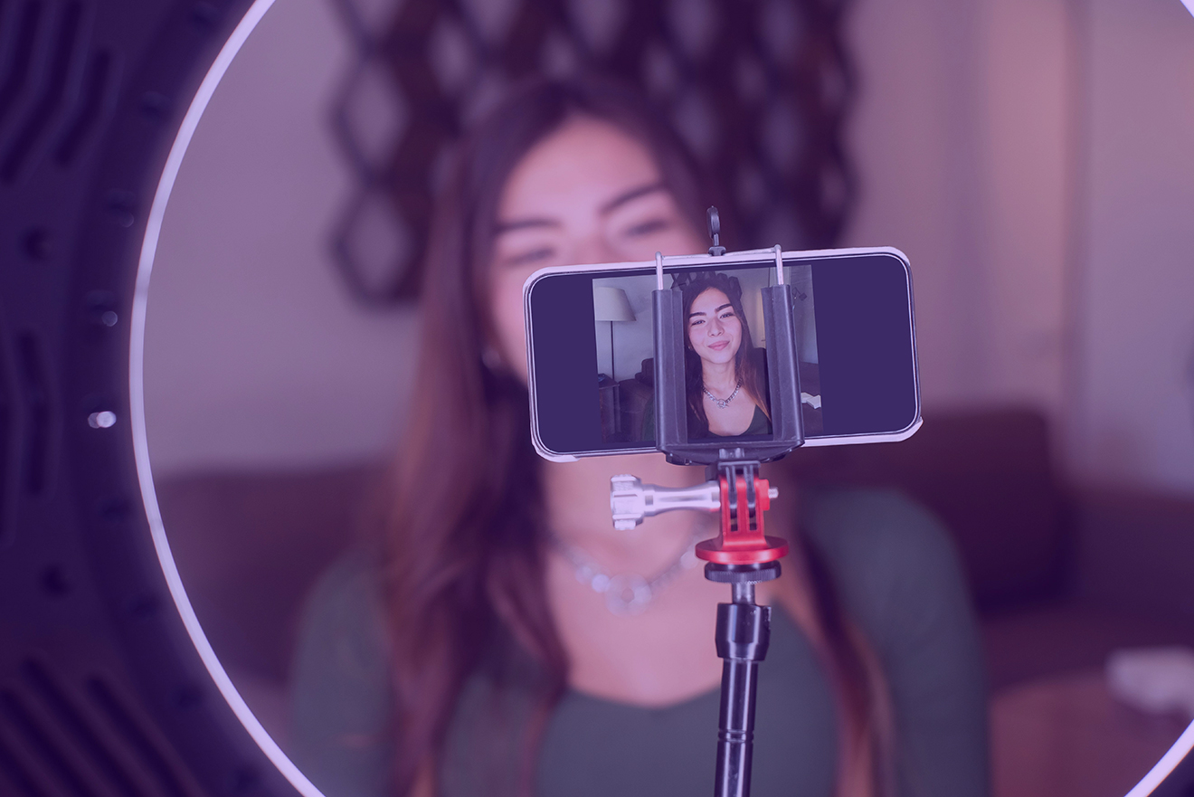 2024'te Influencer Olmak: Küçük İçerik Üreticileri için Ücretli İş Birlikleri Almanın İpuçları